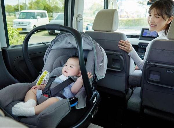 チャイルドシートはクリーニングできる？対応してくれる汚れやかかる時間をご紹介