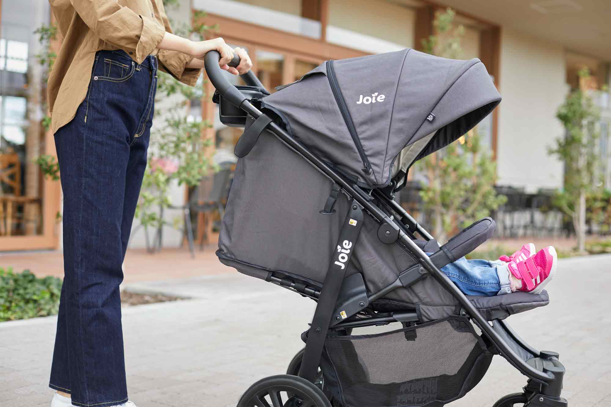 ベビーカーで電車に乗車する際のマナーや注意点をチェック！安心してお出かけしよう