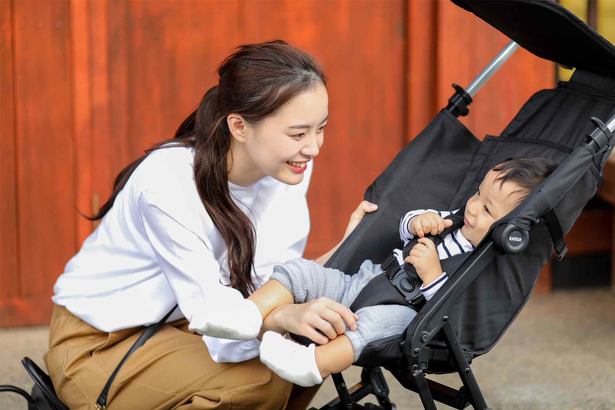 前向きベビーカーにはいつから切り替える？目安の時期を理由も含めてズバリ回答！